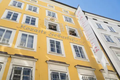 Gdzie urodził się Mozart? Poznaj fascynujące miejsce narodzin geniusza