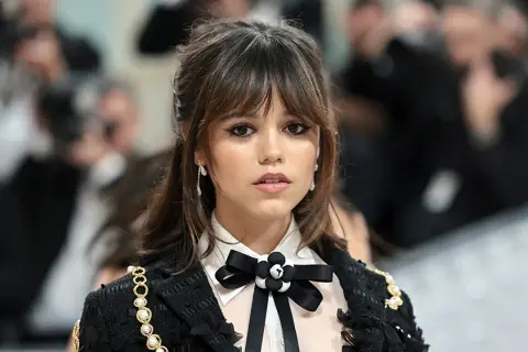 Jenna Ortega: Poznaj wiek młodej gwiazdy serialu Wednesday