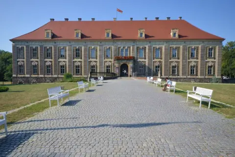 Pałac książęcy w Żaganiu: niezwykła historia i tajemnice barokowej perły