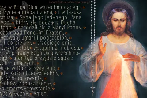 Obraz Jezusa Miłosiernego z koralami, symbolizujący modlitwę i wiarę.