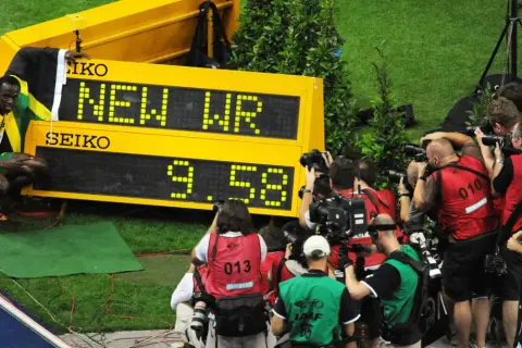 Ile biega Usain Bolt? Zaskakujące prędkości i rekordy na bieżni