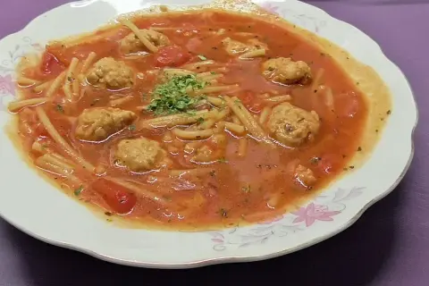 Zupa spaghetti - pyszne przepisy, które zaskoczą Twoich gości