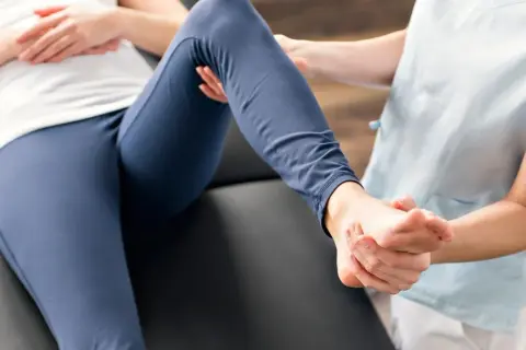 Jakie ćwiczenia po udarze? 8 kluczowych rodzajów rehabilitacji