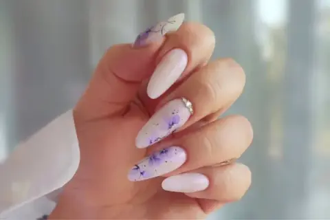 Eleganckie paznokcie na lato: najnowsze trendy, stylizacje i pielęgnacja