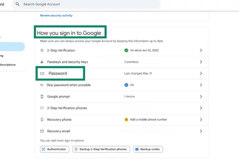 Ekran konta Google, sekcja Bezpieczeństwo. Widoczna opcja "Hasło" - tutaj dowiesz się, jak zmienić hasło na Gmail.