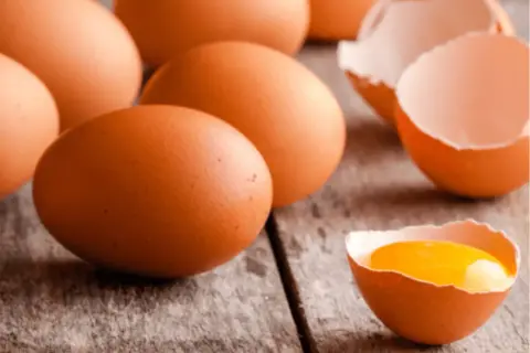 Czy jajka tuczą? Odkryj, jak wspierają Twoją dietę!