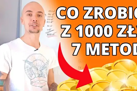 Jak zainwestować pieniądze? Mężczyzna z tatuażami na ręce wyjaśnia 7 metod na pomnożenie 1000 zł.