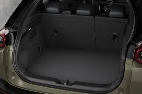 Maletero vacío del Mazda MX-30, listo para tus viajes. Conoce las medidas para optimizar tu carga.