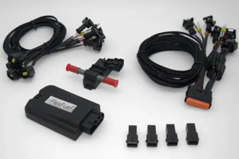 eFlexFuel-kit för att etanol konvertera din bil. Innehåller box, kablar och bränslekoppling.
