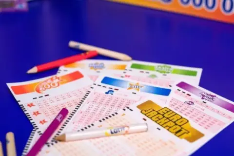 Ile naprawdę można wygrać w Eurojackpot za 3 trafienia?