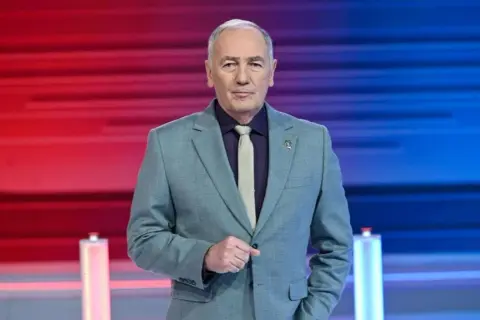 Karol Strasburger: Kto prowadzi Familiadę od 30 lat?