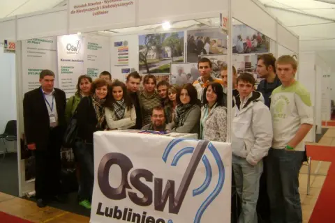 Edukacja dzieci niesłyszących: Jak wybrać najlepszą szkołę?