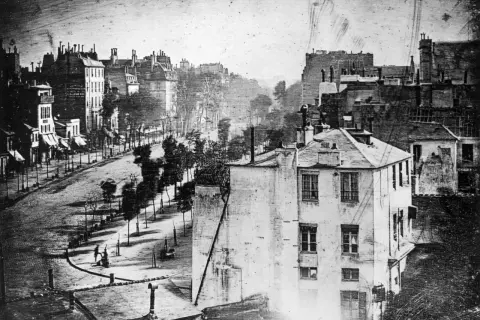 Kiedy powstał pierwszy aparat? Historia od Niépce'a po dagerotyp