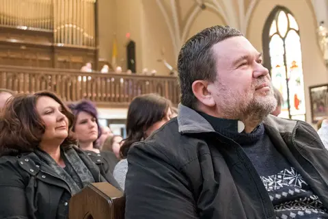 Dlaczego warto chodzić do kościoła? Odkryj ukryte korzyści dla duszy