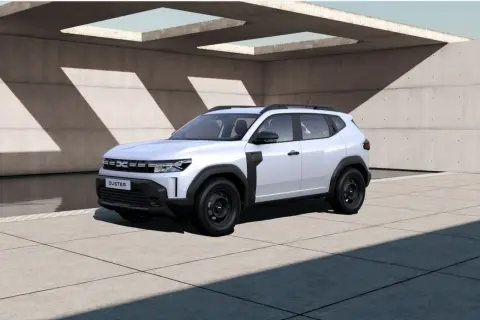 Dacia Duster blanc, prêt pour l'aventure. Vérifiez la pression pneu Duster pour une conduite optimale.