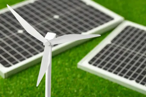 Turbina wiatrowa z fotowoltaiką: Czy to opłacalne rozwiązanie dla Ciebie?