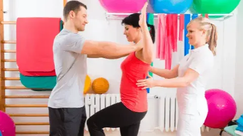 Kim jest fizjoterapeuta? Twój partner w zdrowiu i sprawności