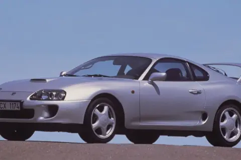 Ile koni ma Toyota Supra? A80, A90 i tuning pełna moc!