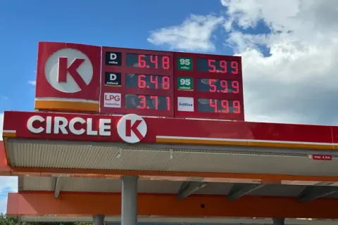 Cena LPG na stacji Circle K wynosi 3.71. Obok widnieją ceny diesla i benzyny 95.