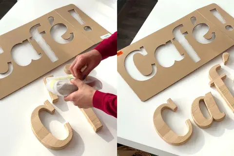 Un gabarit lettre en carton pour "café !" et des lettres en bois prêtes à être assemblées.