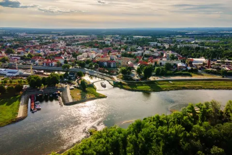 Nowa Sól atrakcje: Przewodnik po mieście krasnali i Odry