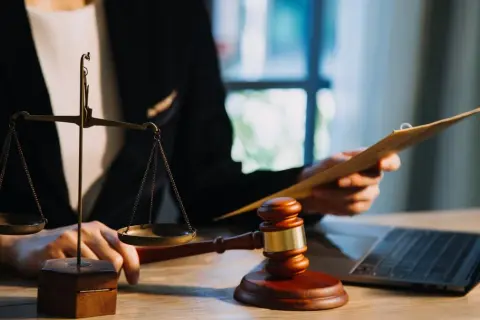 Ile kosztuje testament u notariusza? Sprawdź ukryte opłaty i ceny