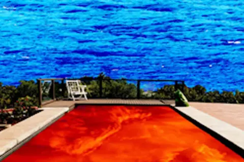 Płonąca lawa w basenie, jak na okładce Red Hot Chili Peppers Californication. Utwory z tej płyty idealnie pasują do tego widoku.