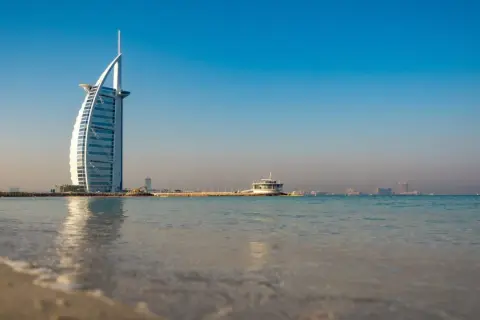 Dubaj nad jakim morzem leży? Zatoka Perska i jej geograficzne tajemnice