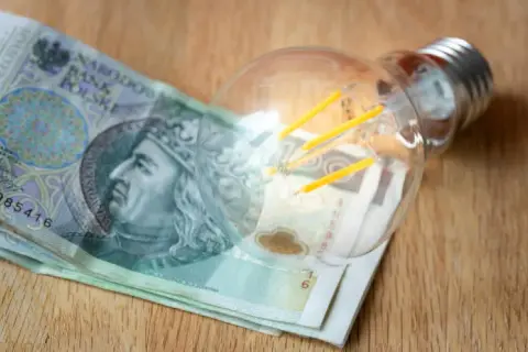 Ile zdrożeje prąd po zamrożeniu? Przewidywane wzrosty cen energii