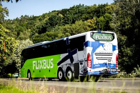 FlixBus Kraków: Gdzie odjeżdża Twój autobus? Pełny poradnik