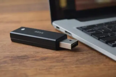 Pendrive co to jest i jak może ułatwić przechowywanie danych