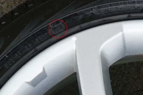 Ile lat może mieć opona? Sprawdź, kiedy należy ją wymienić