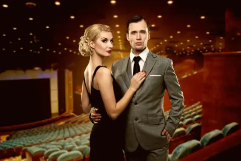 Jak się ubrać do teatru muzycznego kobieta - elegancja bez wysiłku
