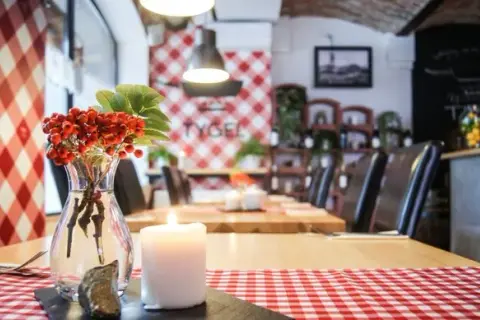 Zabrze gdzie zjeść: Odkryj najlepsze miejsca na pyszny posiłek