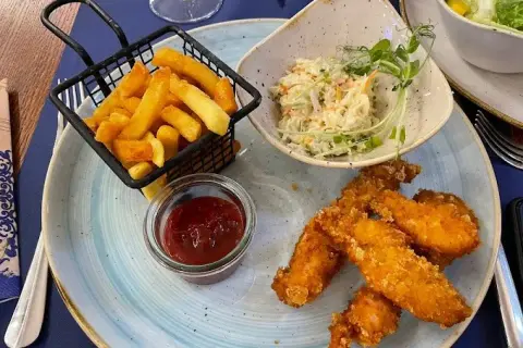 Międzyzdroje gdzie zjeść - najlepsze restauracje i smaki na miejscu