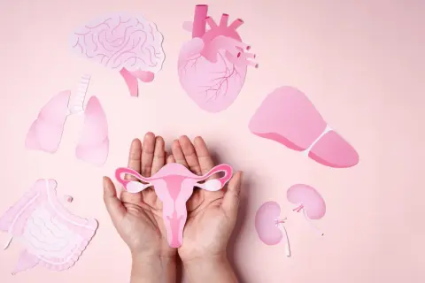 Jak wygląda miesiączka przed menopauzą? Zmiany, które musisz znać