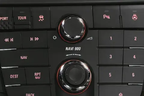 Jak włączyć podgrzewane fotele w Opel Insignia – proste kroki, które musisz znać