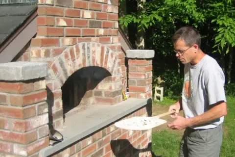 Ile cegieł na piec do pizzy? Odkryj, jak uniknąć błędów w budowie