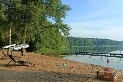 Dolnośląskie jeziora: Noclegi, trendy, porady. Znajdź swój raj!