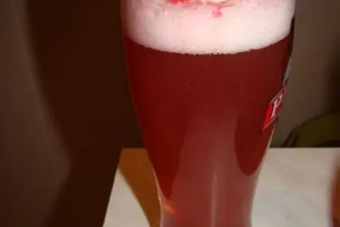 Ile kalorii ma piwo z sokiem malinowym? Zaskakujące fakty o kaloriach