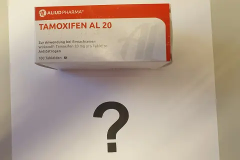 Packung Tamoxifen AL 20 mg, 100 Tabletten. Die Fragezeichen darunter deuten auf die Unsicherheit beim tamoxifen absetzen hin.
