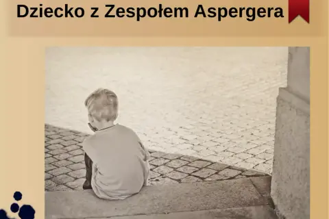 Chłopiec z zespołem Aspergera siedzi sam na schodach, co wyklucza spontaniczne interakcje społeczne.