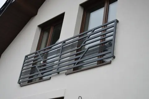 Jak zabudować barierki na balkonie w bloku i uniknąć problemów bezpieczeństwa