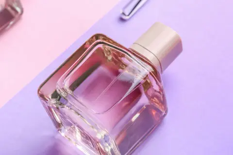Tester perfum: Czy warto kupić? Analiza i porady