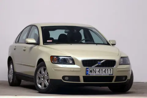 Volvo S40: Jaka jest pojemność baku? Sprawdź dane!