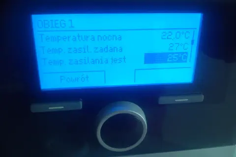 Ustawienia pieca Vaillant ecotec plus: Obieg 1, temperatura nocna 22°C, zadana 27°C, aktualna 25°C.