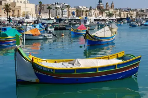 Malta - jak dojechać z lotniska? Wybierz najlepszy transport na wyspie
