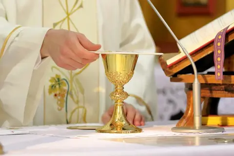 Czy 2 lutego trzeba iść do kościoła? Obowiązek czy wybór?
