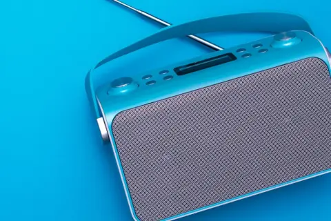 Muzo fm jaka częstotliwość? Sprawdź, gdzie możesz słuchać radia