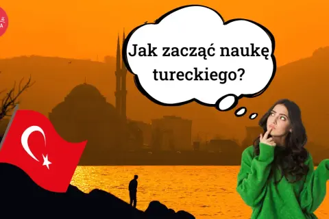 Młoda kobieta zastanawia się, jak zacząć naukę języka tureckiego, patrząc na krajobraz z turecką flagą i meczetem.